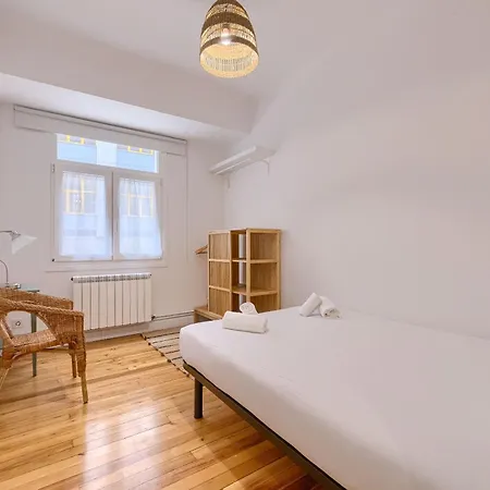 Iturribide Pintxos Old Town * Більбао